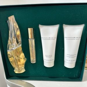 Brand new in box Donna Karan Cashmere Mist Eau De Parfum gift set